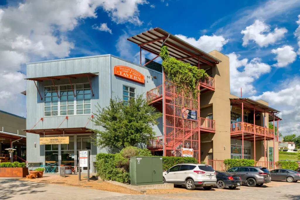 After several restaurants have closed at West Dallas' Sylvan Thirty within the last year, the residential/commercial complex is finally debuting some new dining concepts. (Courtesy of Hodges Architecture)