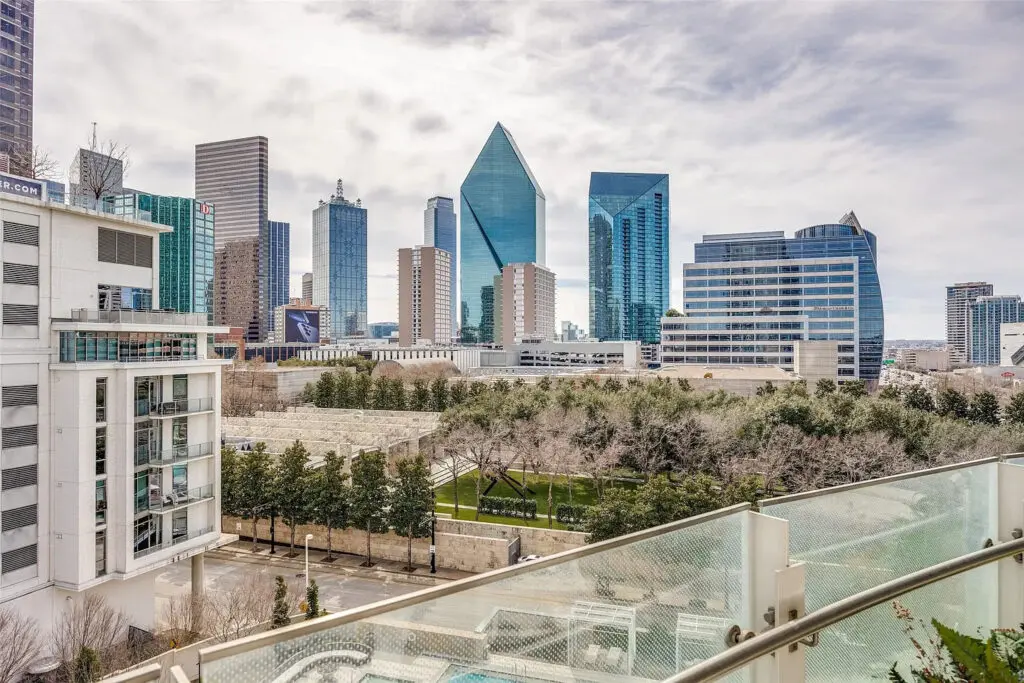 Museum Tower Dallas (Photo by Compass RE Texas)