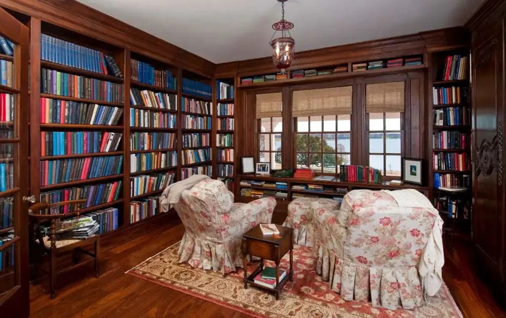 The library at Mount Vernon (Photo by Allie Beth Allman & Associates)
