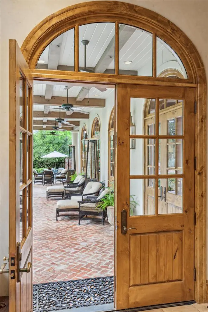The gracious veranda at 3 E Rivercrest Drive
