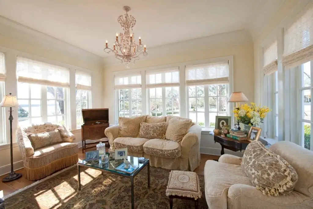 A sitting room at Mount Vernon (Photo by Allie Beth Allman & Associates)