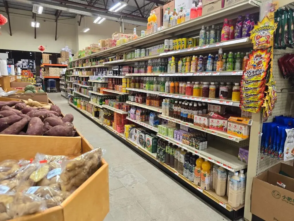Visit Yun Loy Asian Market in The Woodlands for all your Asian grocery staples.
