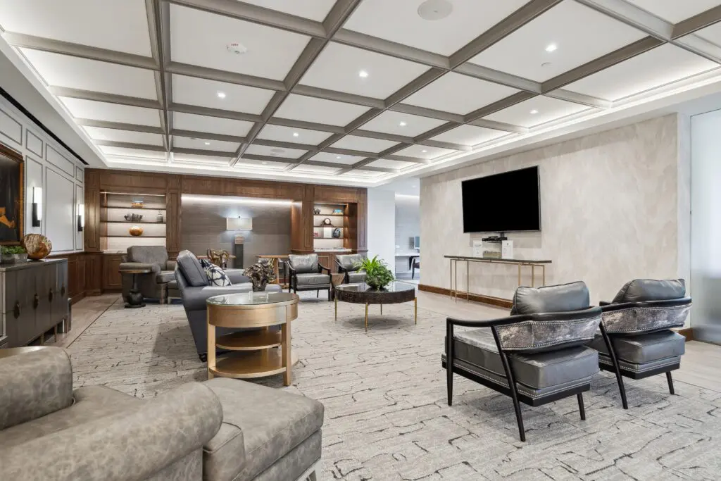 New expansive and tranquil "Quiet Lounges” are perfect for gathering and relaxing with friends. 