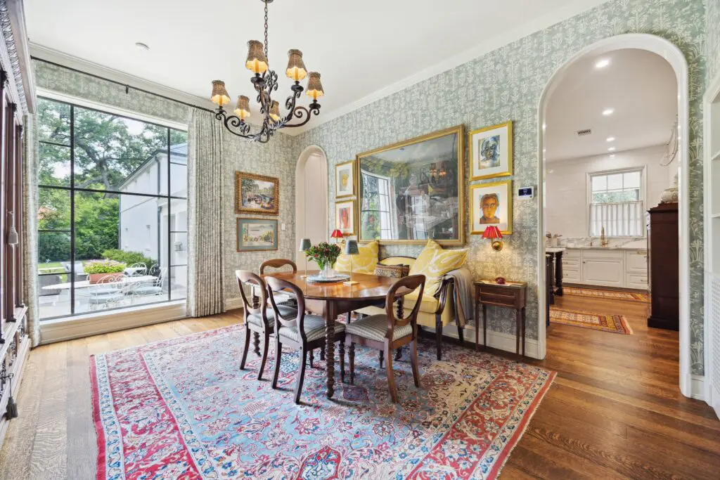 The casual dining area at 4019 Inverness.
