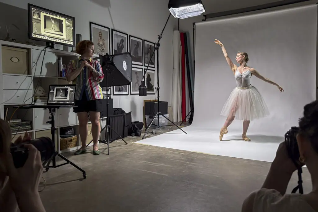An Introduction to Dance Photography class with instructor Alana Campbell and model and dancer Zoe Lucich at Alana Campbell's studio. (Photo courtesy Houston Center for Photography)