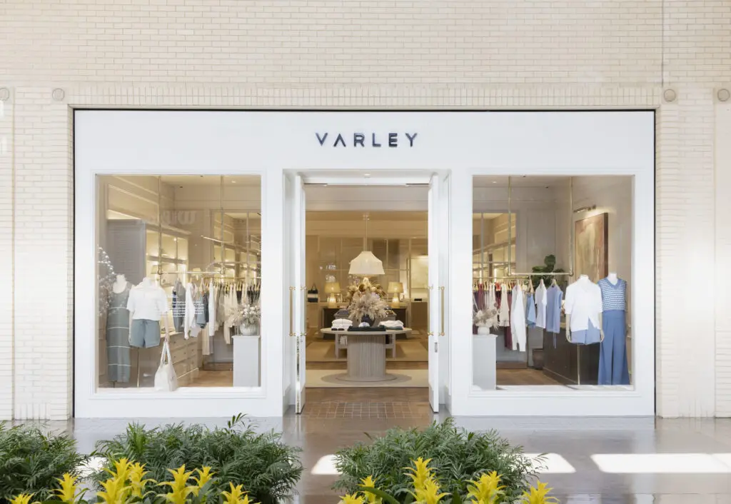 Clemons-Varley-8-25-275 (Photo by Varley)