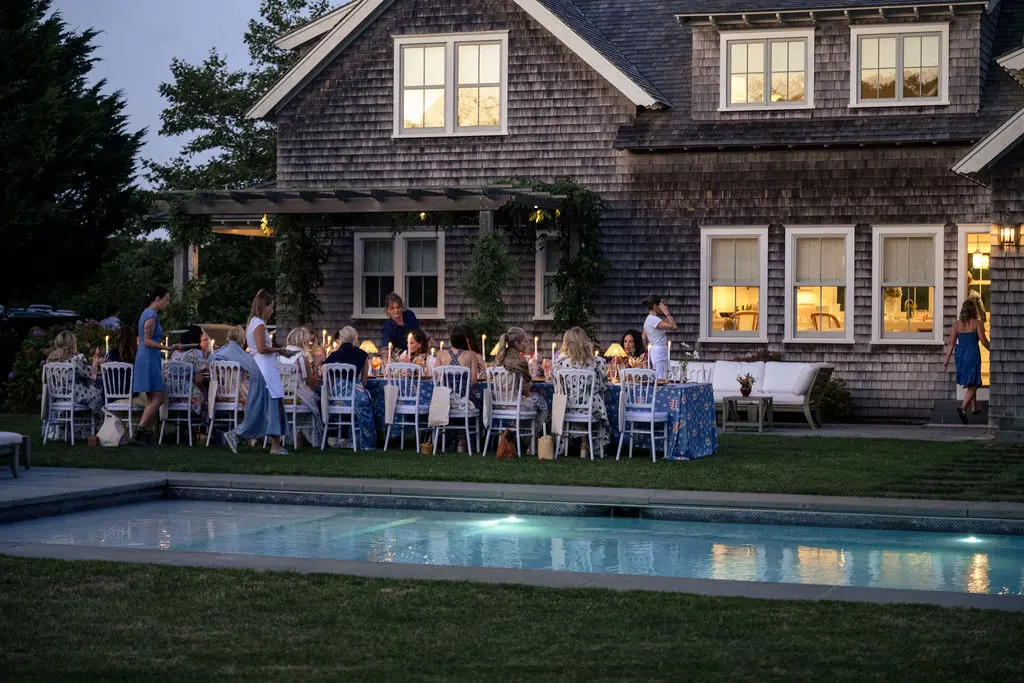Twilight falls in Nantucket as guests enjoy the dinner evening with Houston-based designer Hunter Bell.  (Photo by Charity Grace Photography)