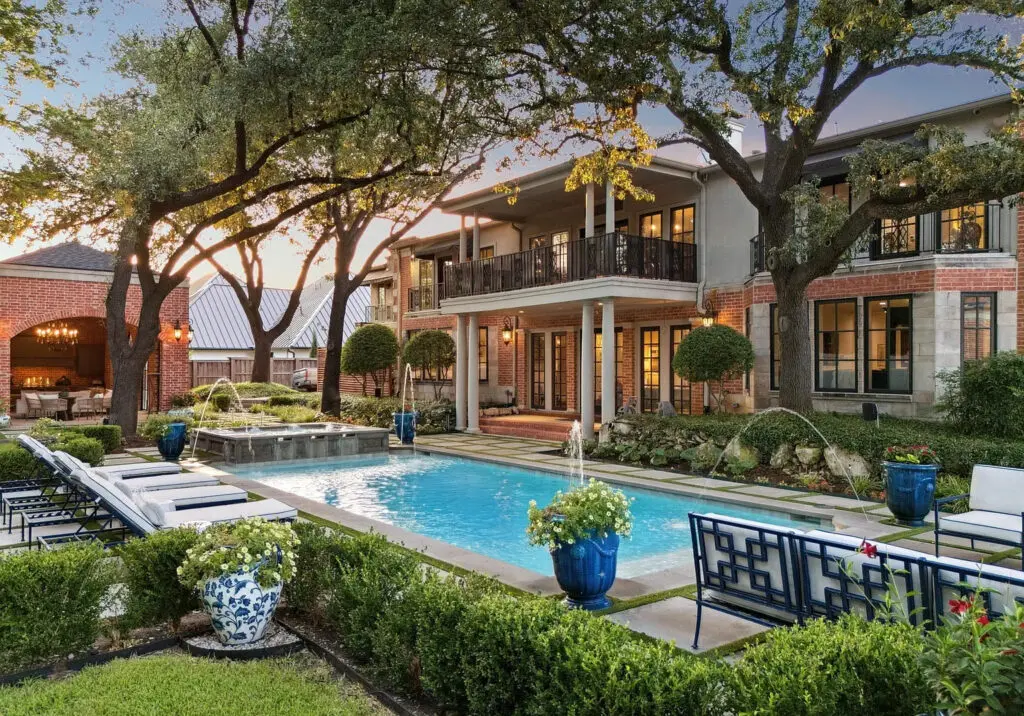 pool (Photo by Allie Beth Allman & Associates)