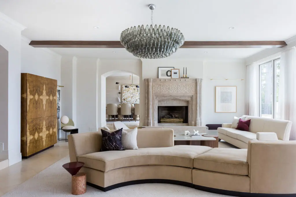 Pebble Beach Living Room (Photo by Amy Bartlam)