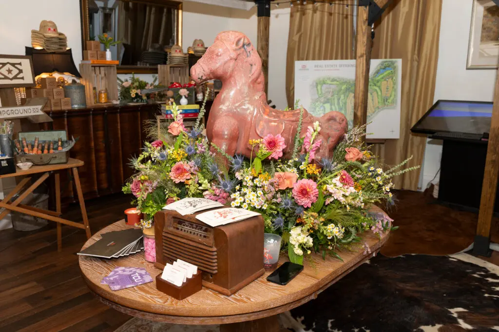 Presenting Sponsor Maverick Golf & Ranch Club's Barn (Photo by Sharon Ellman)