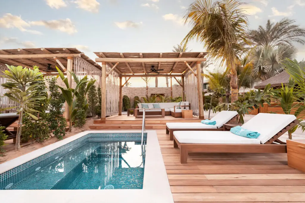 A private cabana at WHITE Beach at Atlantis, The Palm (Photo by Atlantis, The Palm and Atlantis The Royal)