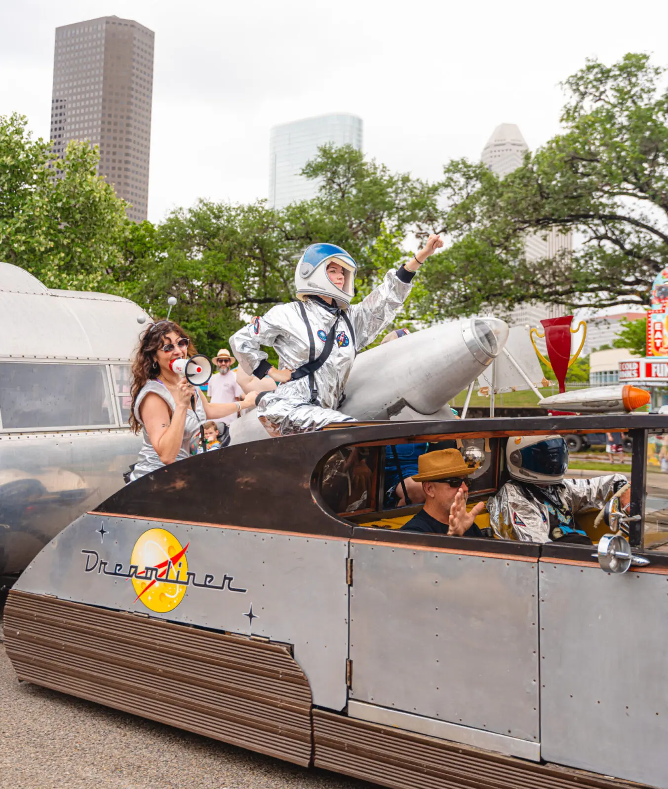 Curtis Paskey of Rooster Wrench Garage took home the event’s most prestigious honor, the Ann Harithas Legacy Award for Best in Show, for “Dreamliner/Cosmic Love Shack” at the Orange Show’s 39th Annual Art Car Parade. (Photo by Duc Hoang)