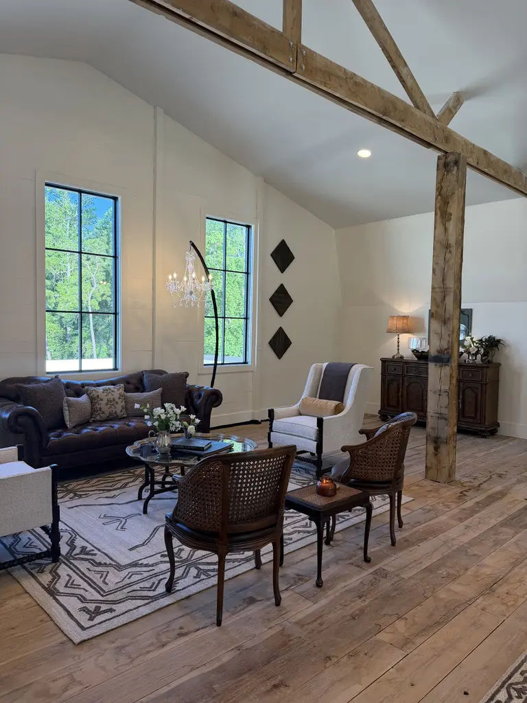 Upstairs at Magnolia Stables has seating and plenty of room for mingling. (Photo by Laura Landsbaum)