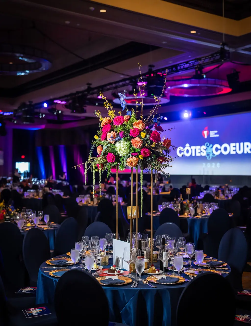 One of the largest fine wine auctions in the Southwest and the American Heart Association's signature fundraiser, Côtes du Coeur, recently brought 800 supporters of the organization to the OMNI Dallas Hotel for its 35th annual event. (Photo by See Pink, Inc)
