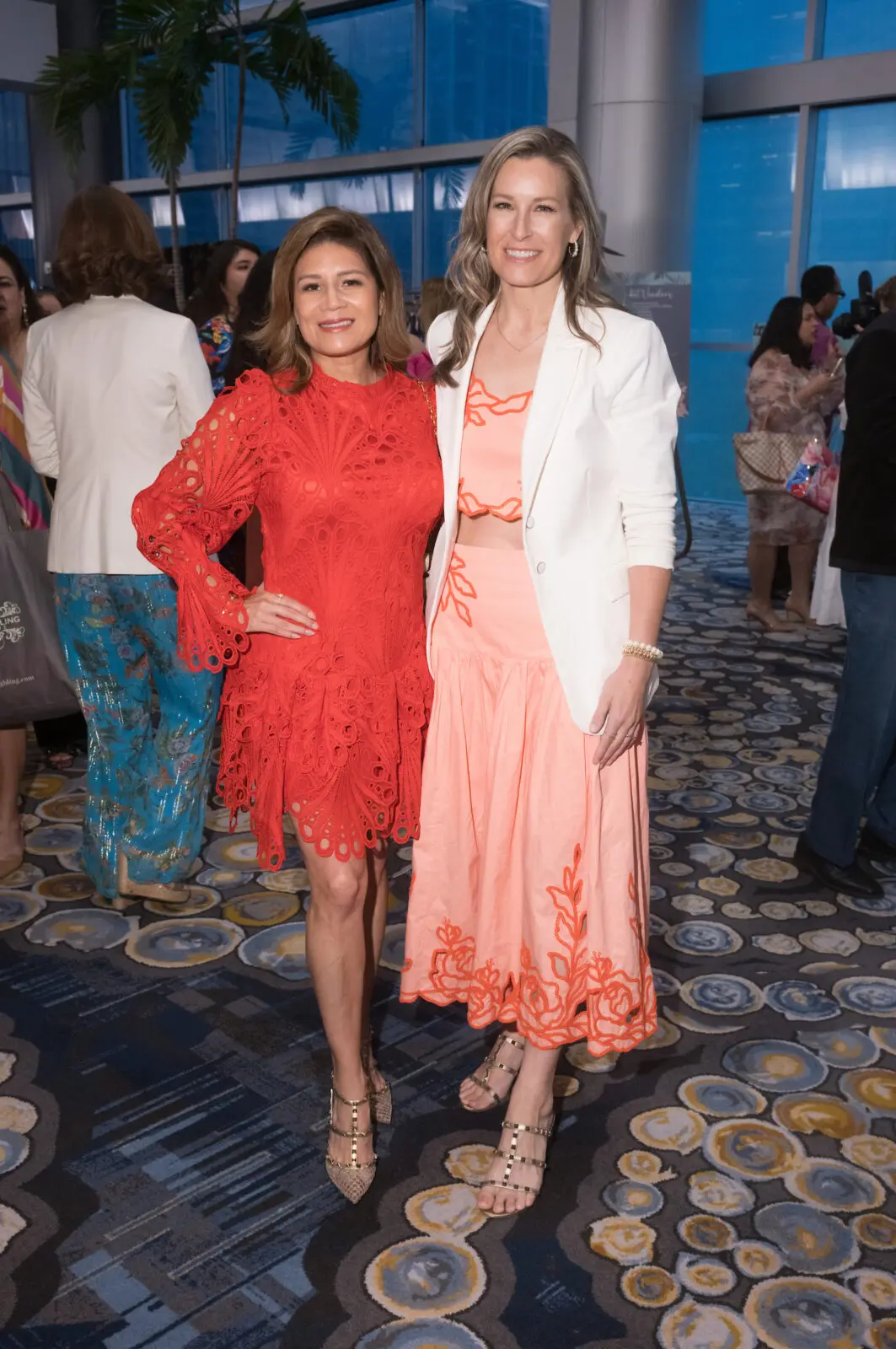 Anna Reger, Bethany Buchanan at the Latin Women's Initiative 'Viva la Moda' event (Photo by Daniel Ortiz)