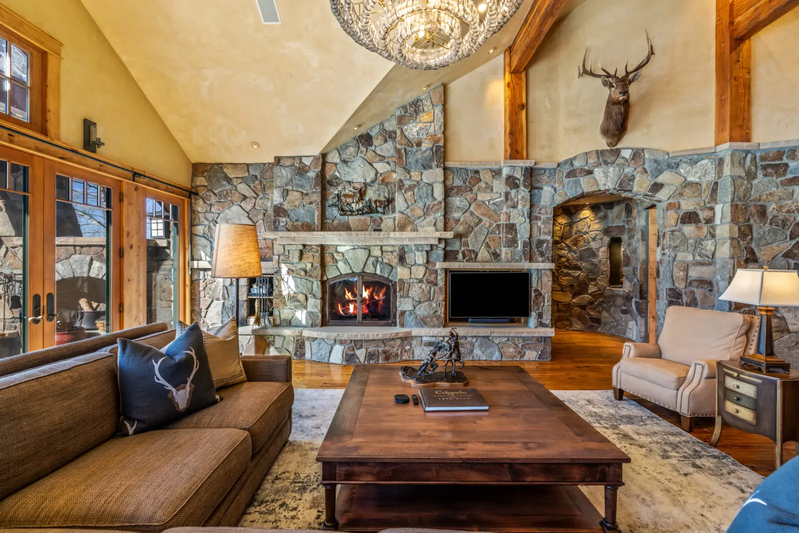 Everything about this Covered Bridge estate makes a statement.