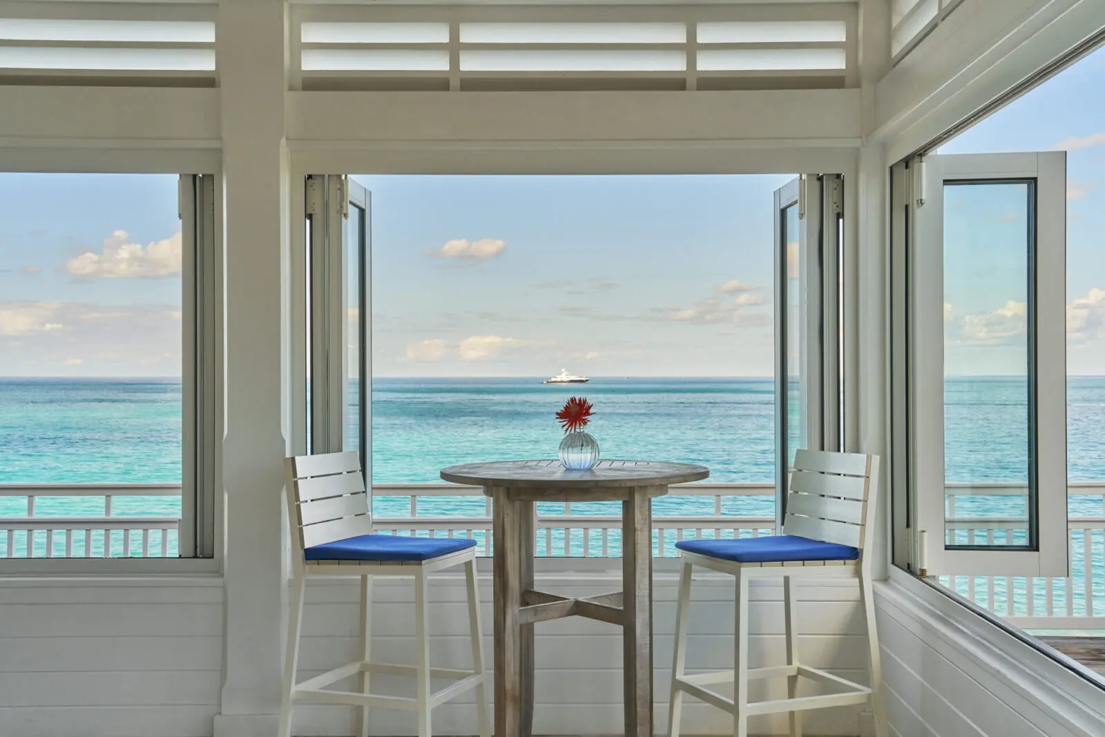 The bar at DUNE by Jean-Georges: a front-row seat to the Atlantic.