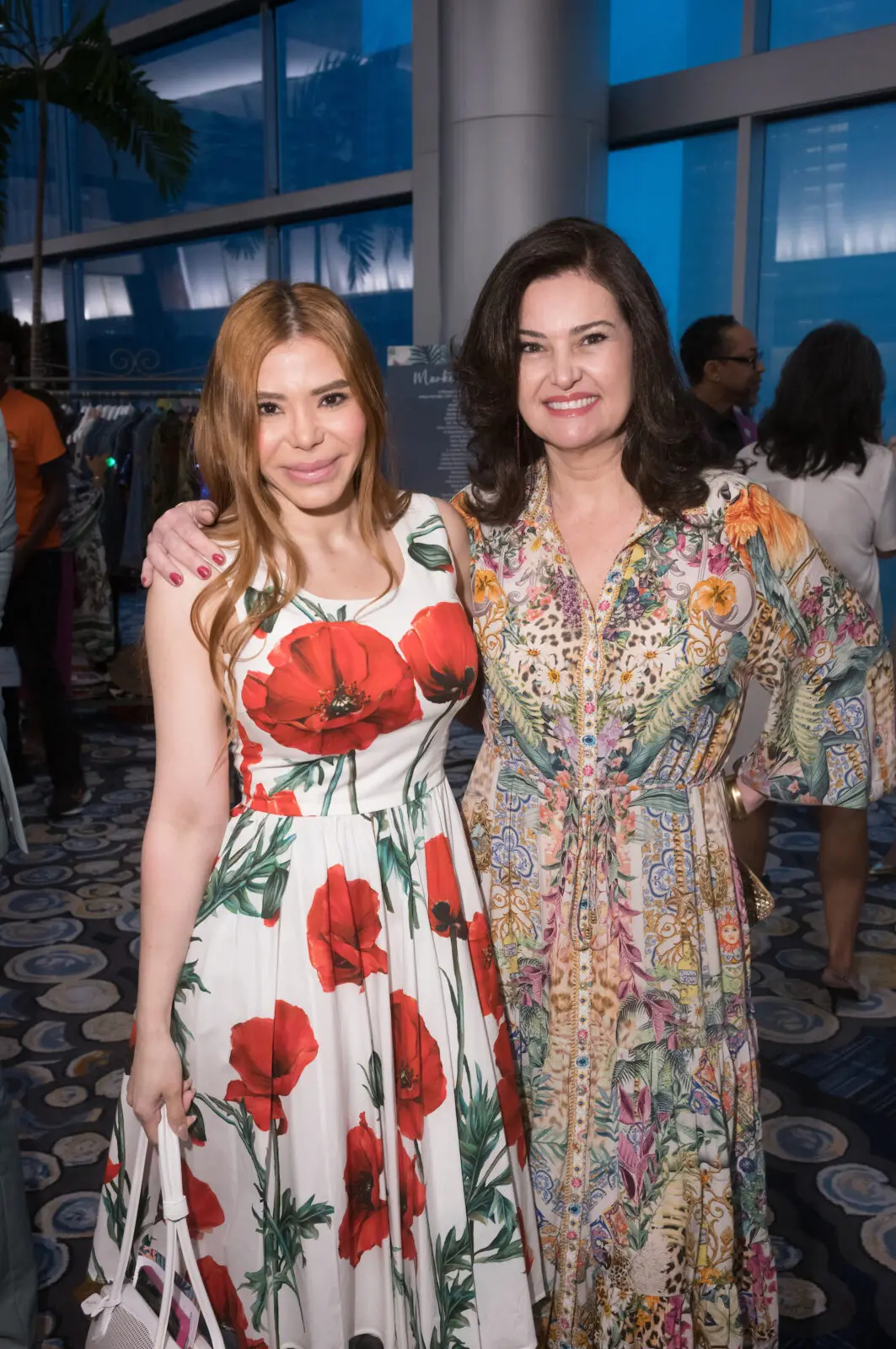 Erika Mohammed, jewelry designer Claudia Lobao at the Latin Women's Initiative 'Viva la Moda' event (Photo by Daniel Ortiz)