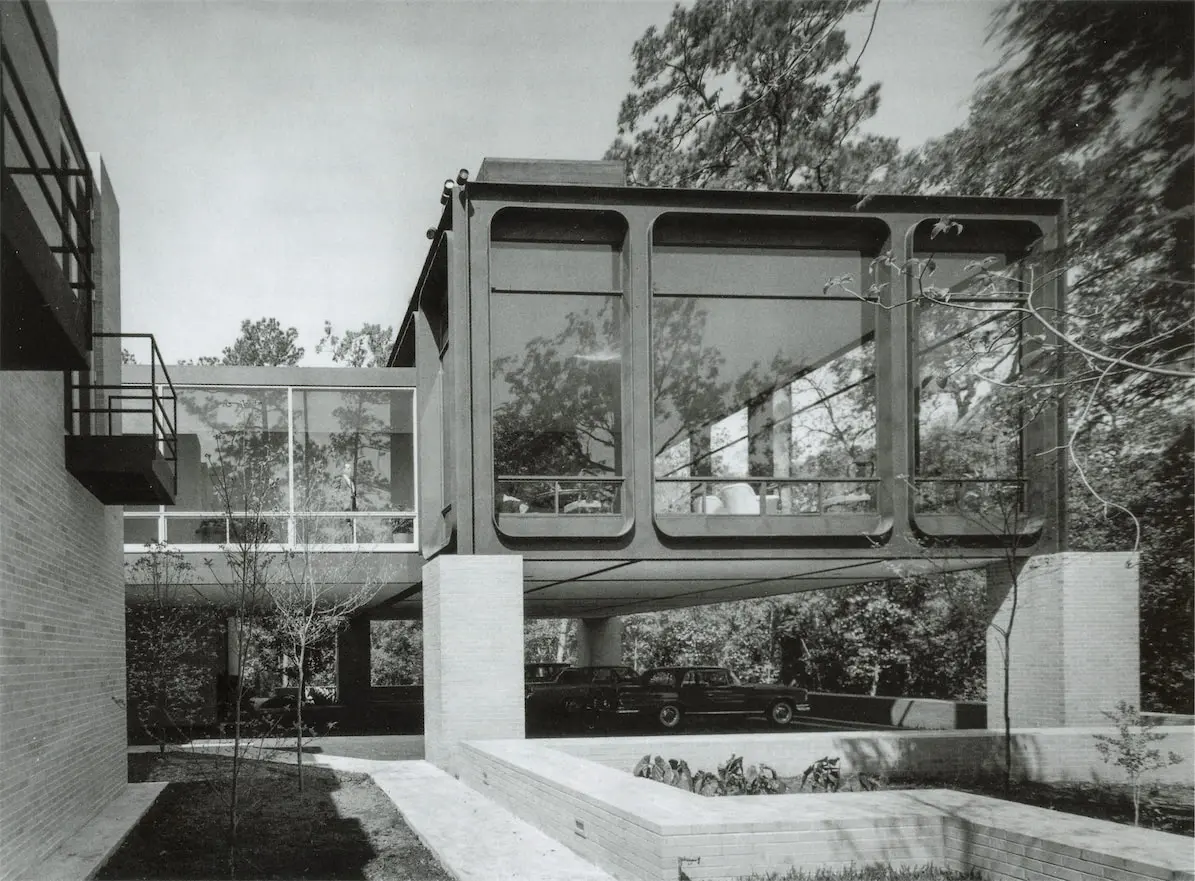 John F. Maher House, living-dining room wing. (Photo by Frank Lotz Miller. From "Architectural Record," May 1965)
