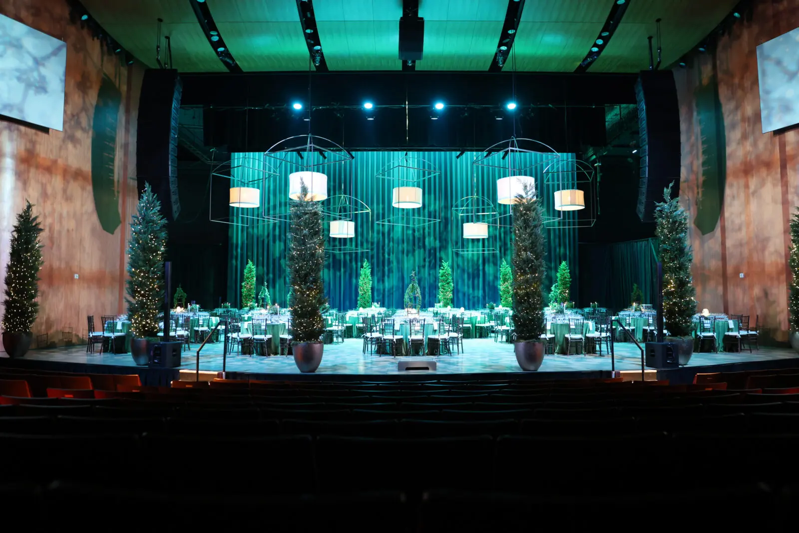 A Glowing Green Night Puts Dream Wines and a Houston Michelin Restaurant In the Symphony Spotlight