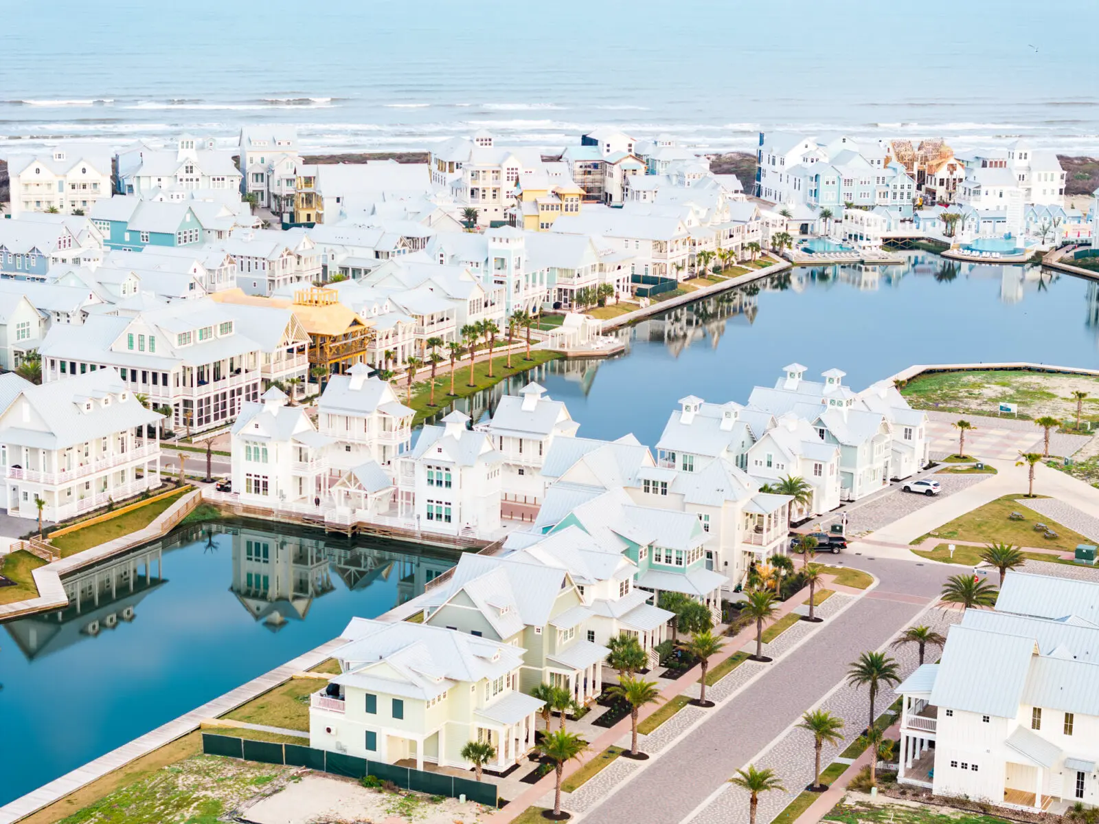 Cinnamon Shore Is a Picturesque, Nostalgic Beach Escape in Port Aransas