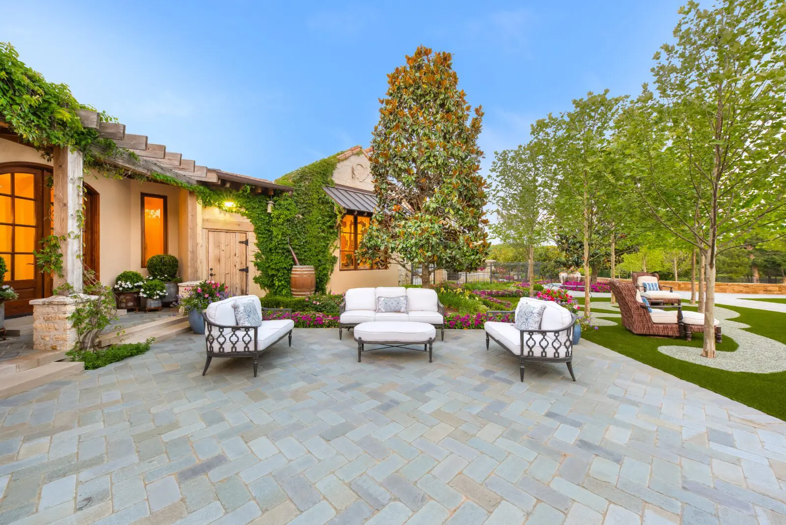 That is the firm’s enduring standard, and Leidner states it plainly: “When it’s all said and done, our exteriors are more than beautiful. They’re iconic.”