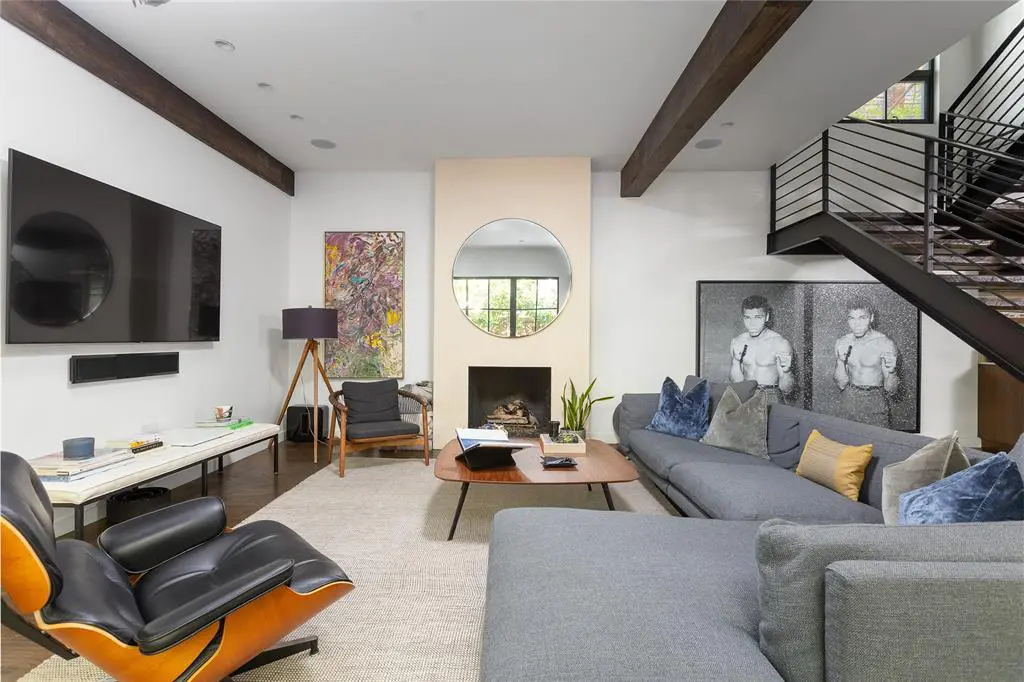 How to identify a bachelor pad? Look for the Eames Chair. (Photo by Compass RE Texas, LLC)