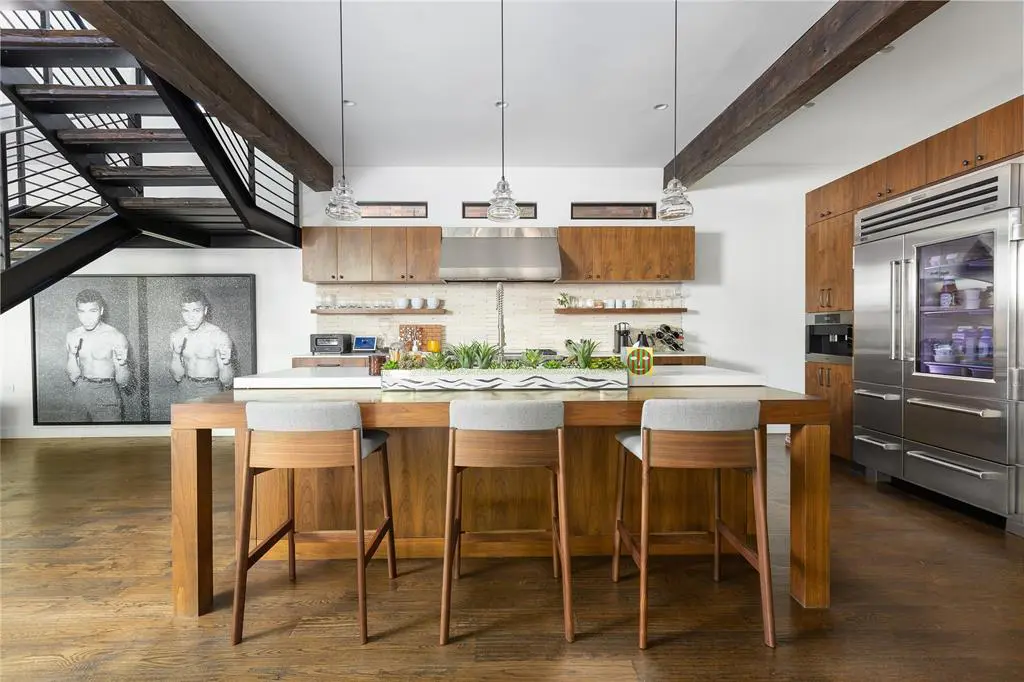 The open-concept kitchen (Photo by Compass RE Texas, LLC)
