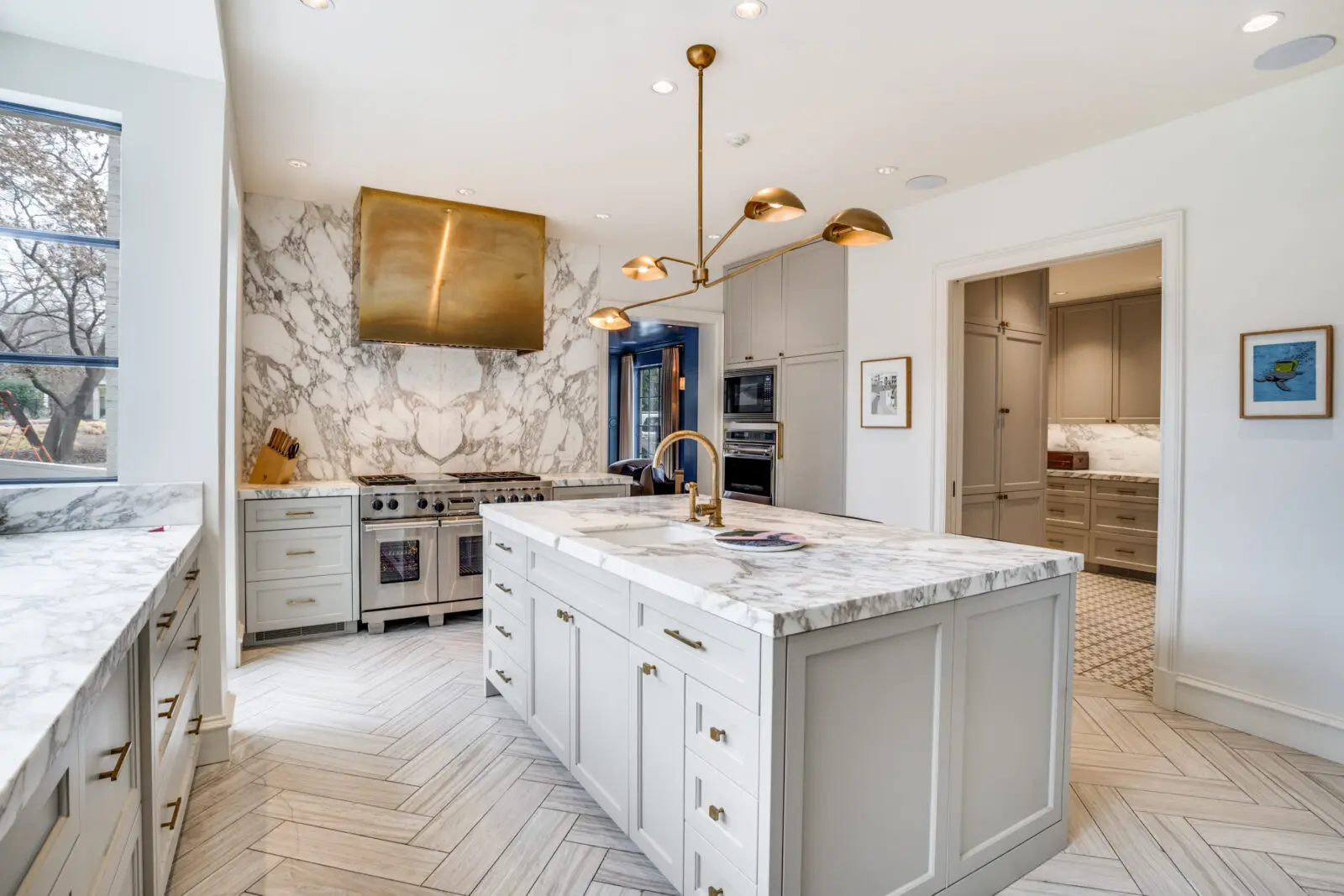 The marble kitchen in 3606 Saint Johns Drive (Photo by Allie Beth Allman & Associates)