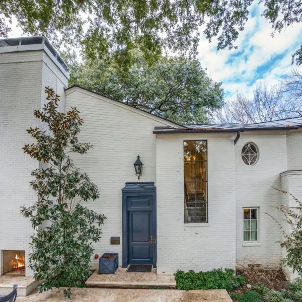 A Creekside $6.85 Million Highland Park Home That’s Primed For an Art Collector