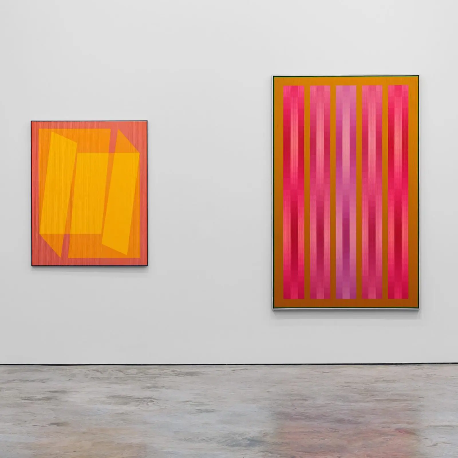 An installation view of "Carlos Cruz-Diez and Julian Stanczak: A Difference in Tone — Two Investigations of Color," 2026, at Sicardi | Ayers | Bacino (Photo by Francisco Ramos. Courtesy Sicardi | Ayers | Bacino)