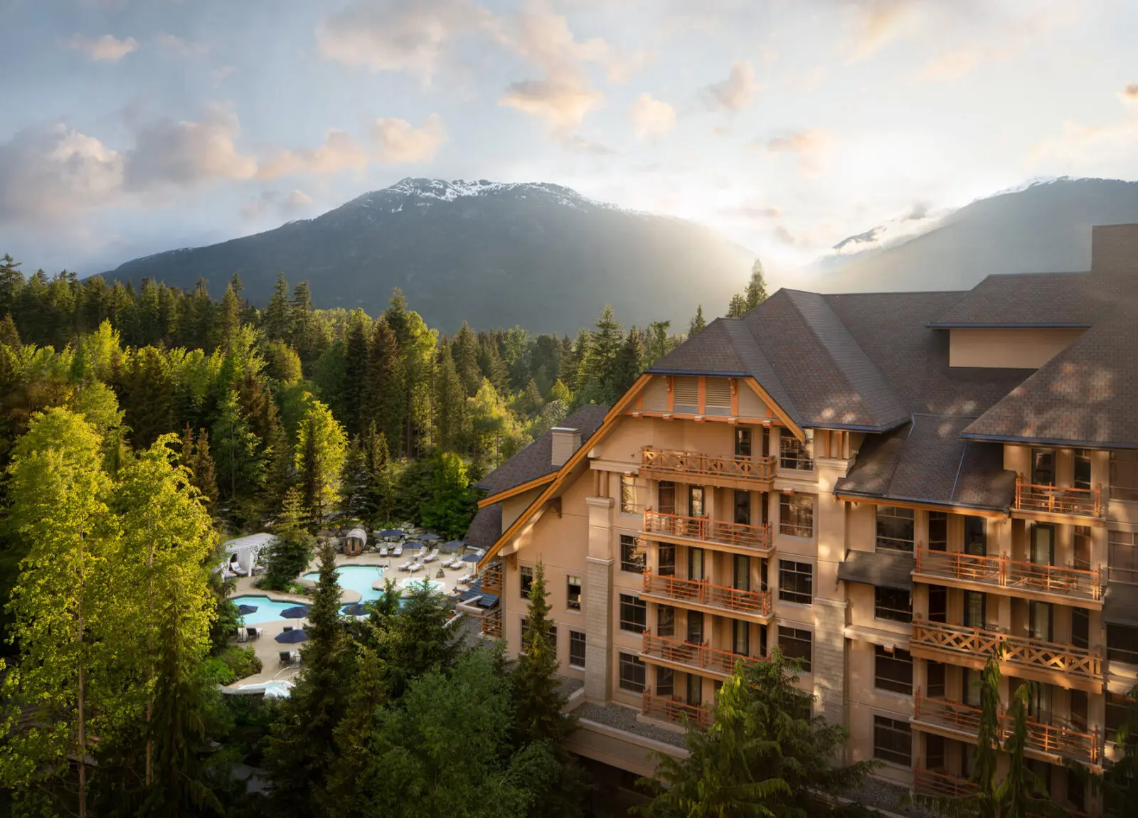 Four Seasons Whistler has 273 guest rooms, suites, and townhouses, in addition to private residences. The resort feels like a contemporary lodge, but the wood interiors and textures throughout the space provide incredible warmth and coziness. (Courtesy Four Seasons Whistler)
