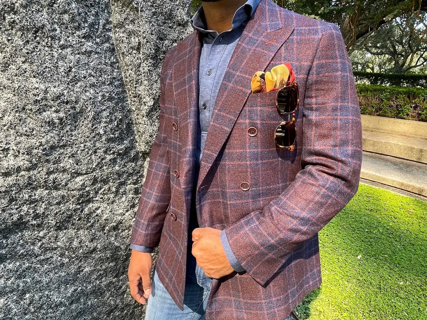 So, what makes them so alluring? It all starts with their signature and distinctive measuring process, which ensures your clothing fits like a glove. 