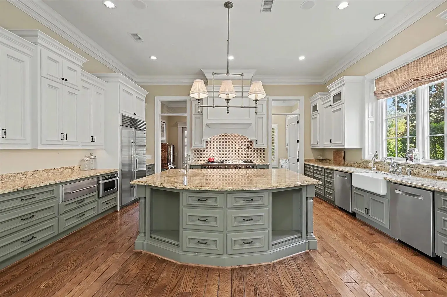 The kitchen at 19 Cape Harbour Pl is a chef's dream. 