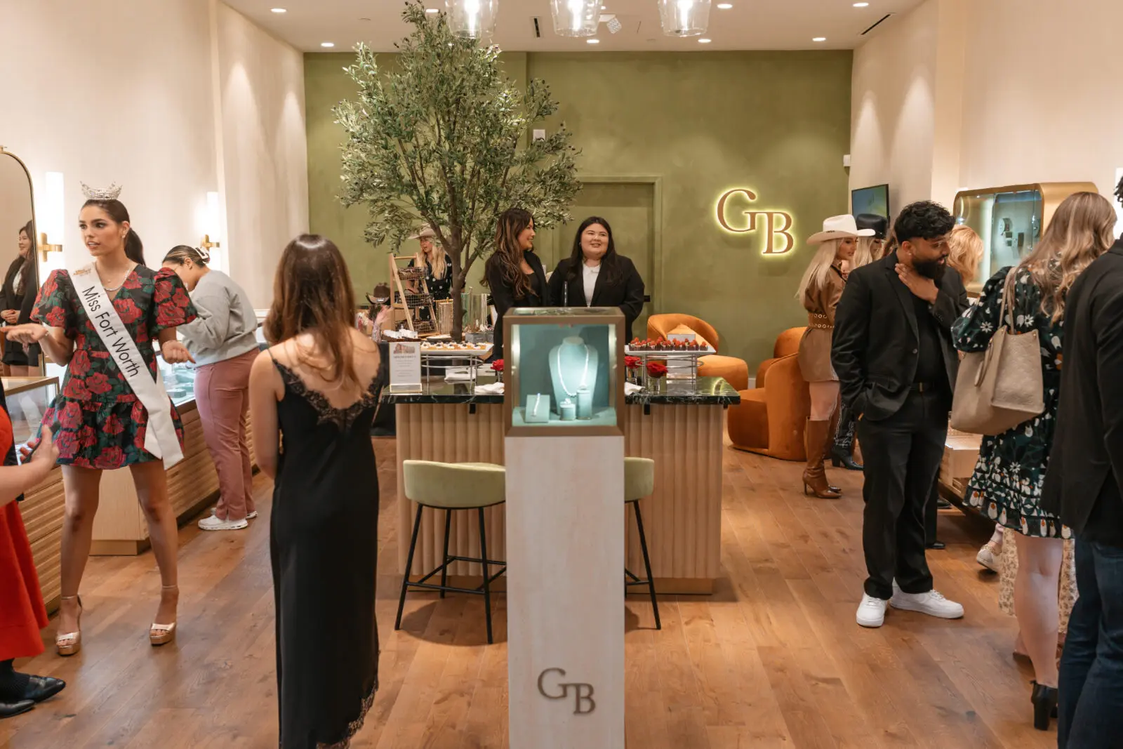 Grown Brilliance has planted its flag in New York’s SoHo, Los Angeles’ Melrose Place, and most recently, The Shops at Clearfork. (Photograph by  ShotsByLC)