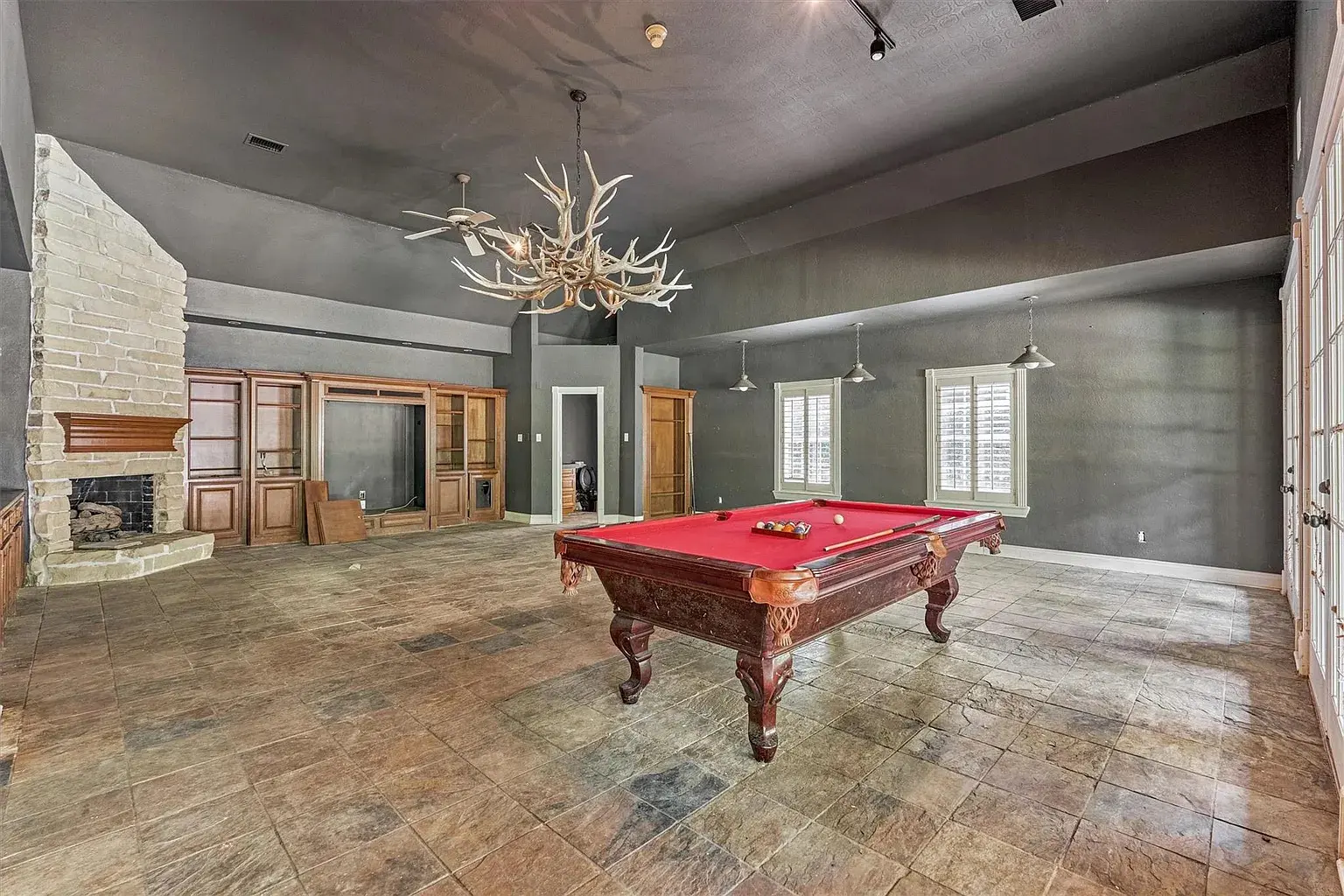 Spacious rooms inside the secondary living area of 3 Lacewing Pl can be used for whatever you need it for. 