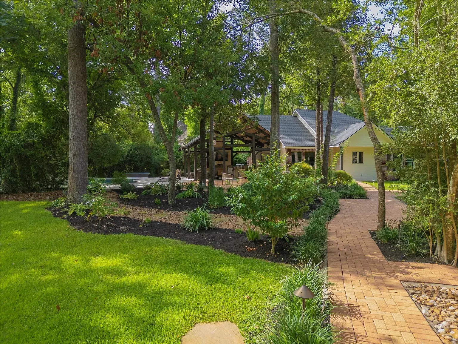 Check out the adorable cottage add-on at 7 Pastoral Pond Cir.