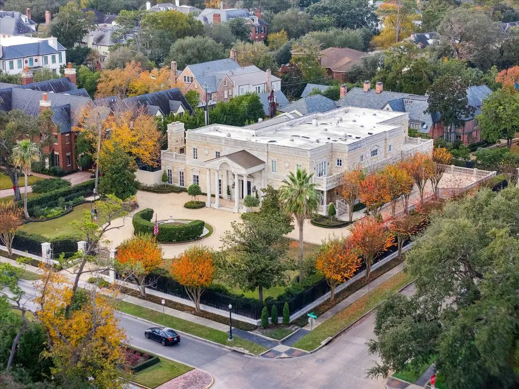 This 15,000-square-foot mansion on River Oaks Boulevard earned the highest residential sales price in the Houston area.