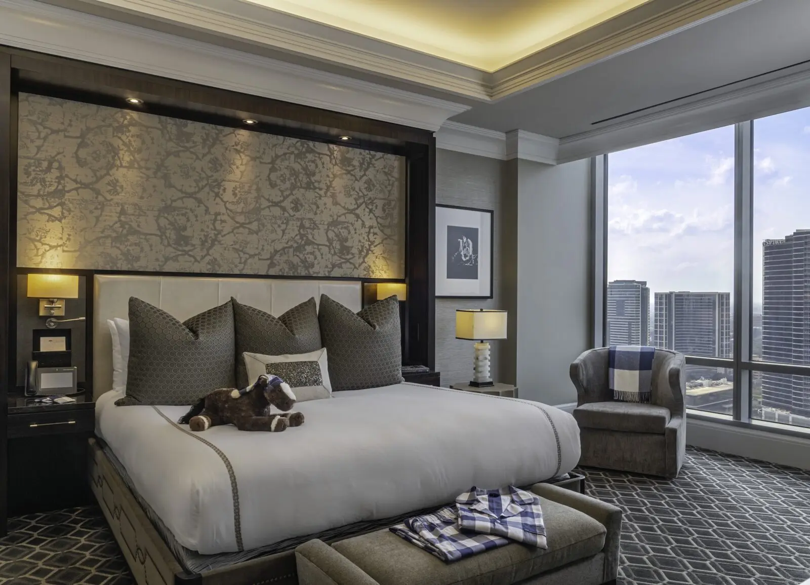 The Ambassador Suite, Post Oak Hotel, Hästens
