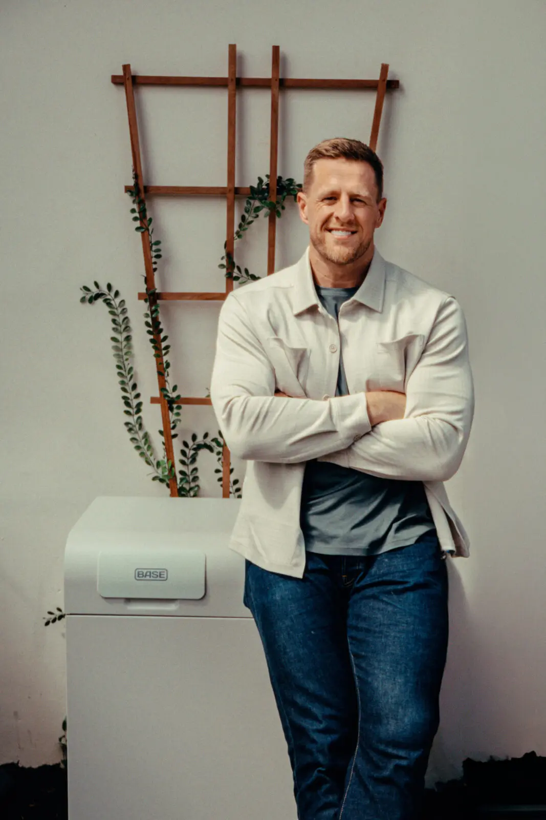 Former Houston Texan J.J. Watt makes a financial return to Texas with investment in Zach Dell's new start-up.