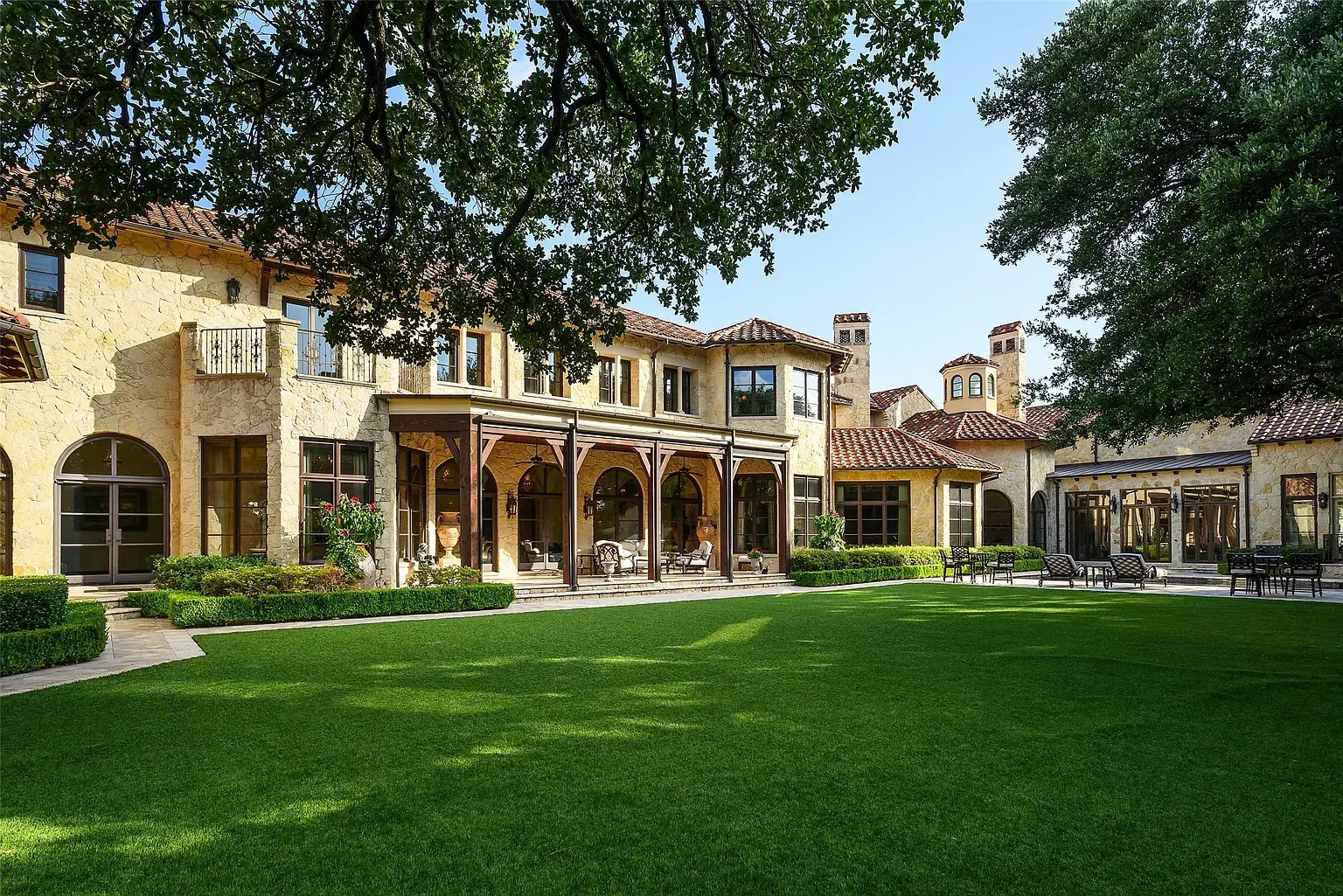 5335 Meaders Lane offers ample opportunities for year-round entertaining. (Photo by Dave Perry Miller Real Estate)