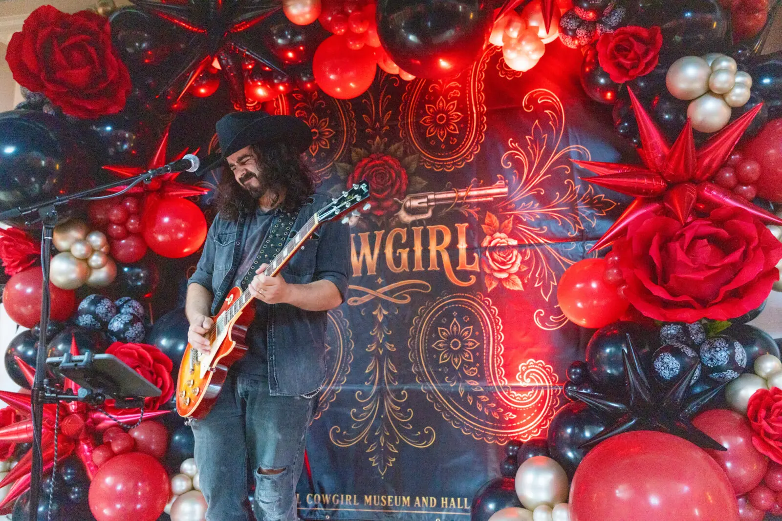 Rockstar Matt Gumley bringing all of the Rock n’ Roll vibes (Photo by Sharon Ellman, Ellman Photography)