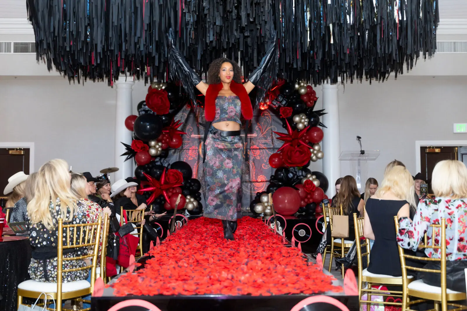 The sixth annual Desert Rose luncheon raised $300,000 for 
the National Cowgirl Museum & Hall of Fame in Fort Worth. (Photo by Sharon Ellman, Ellman Photography)