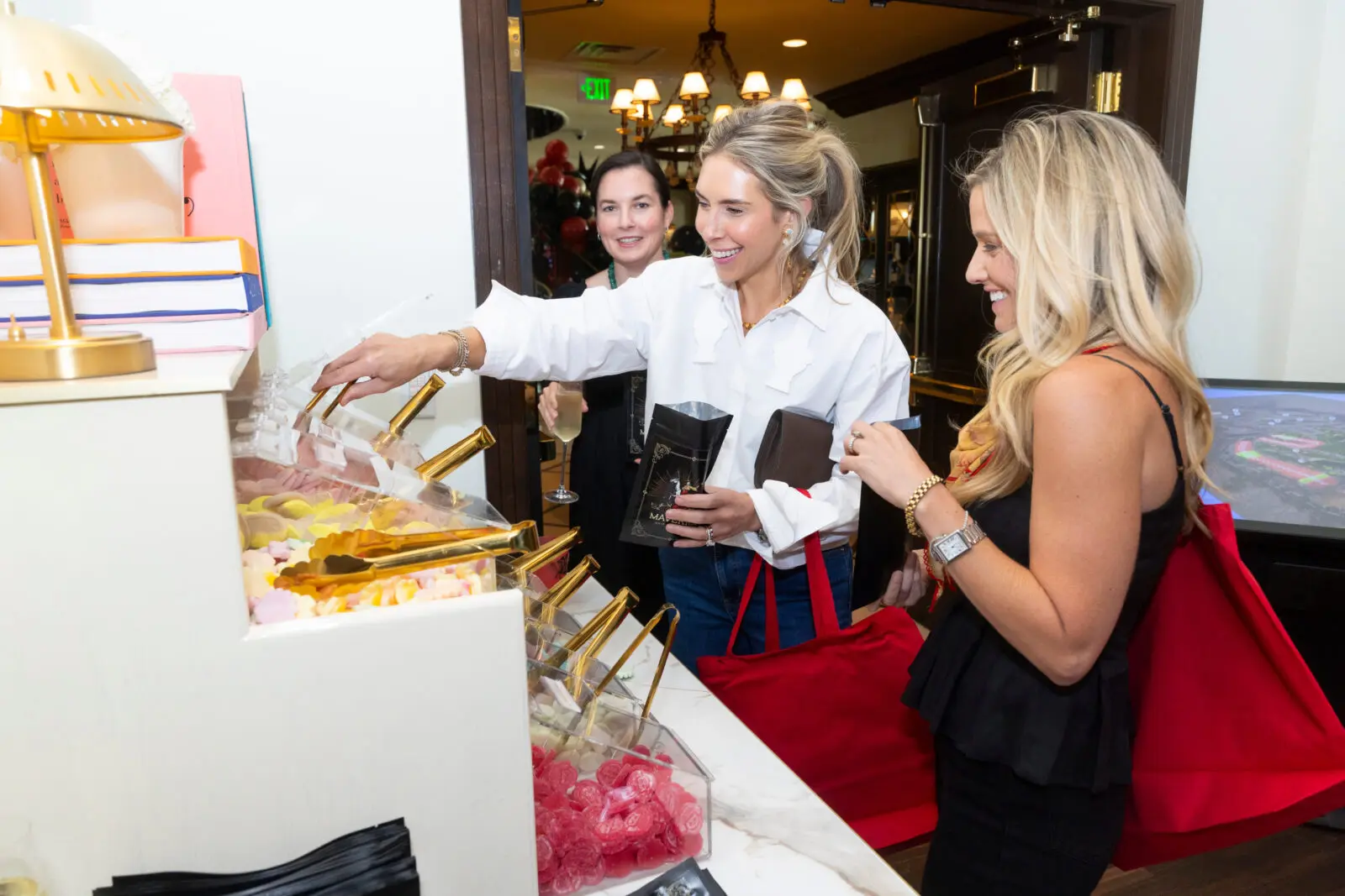 Maverick Golf & Ranch Club providing a sweet swedish treat from Honey & Pop’s. (Photo by Sharon Ellman, Ellman Photography)