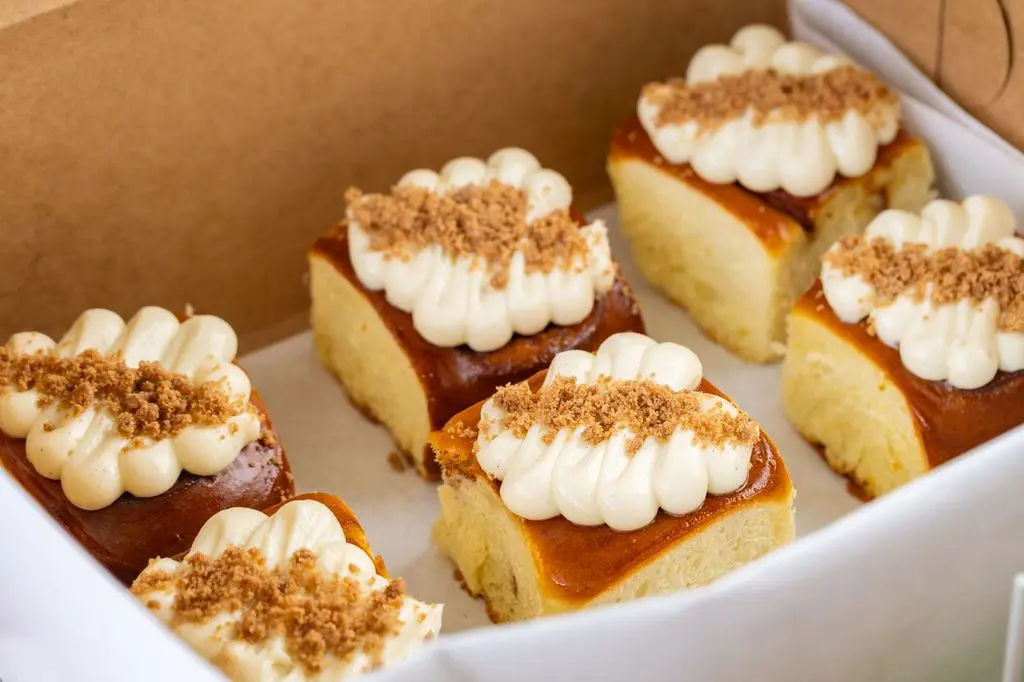 These Cream Cheese Cinnamon Rolls are available at Common Bond for the Fall. (Photo by Andrew Hemmingway) 