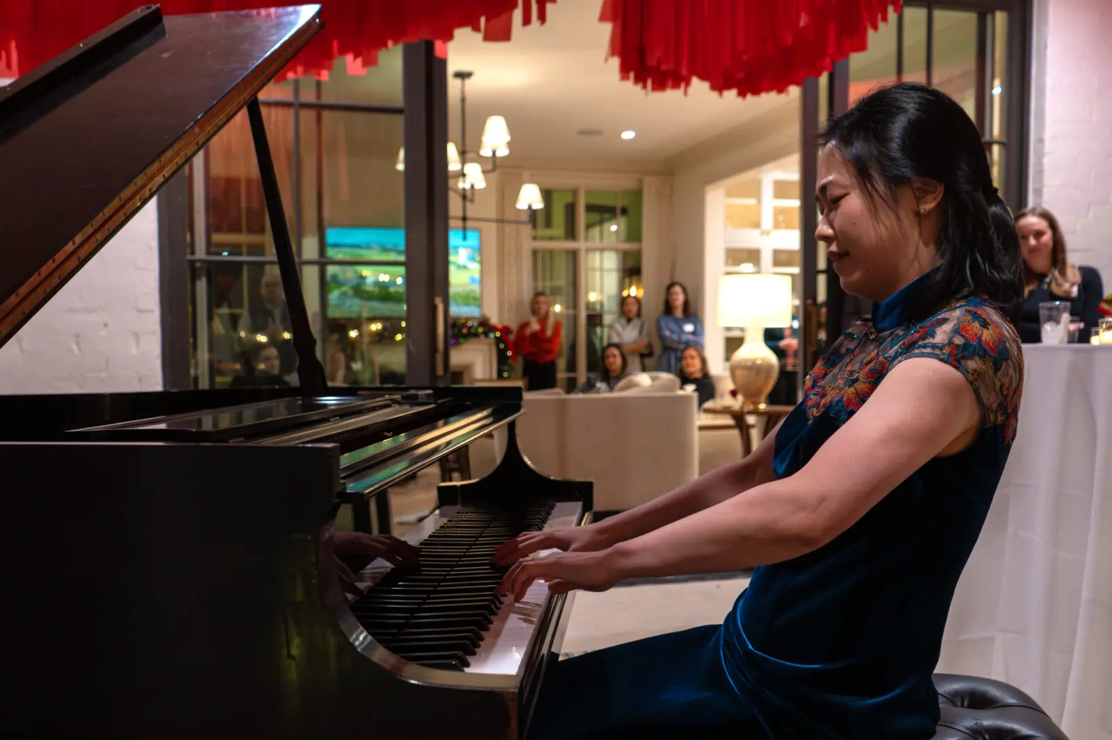 Pianist Fei-Fei at a past young professionals event. (Photography by the Cliburn) 