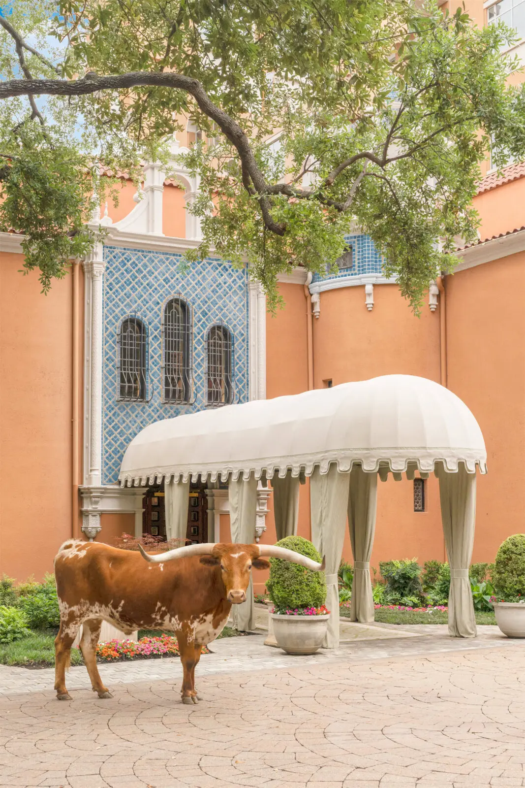Gray Malin, "The Longhorn, The Mansion Restaurant," 2026