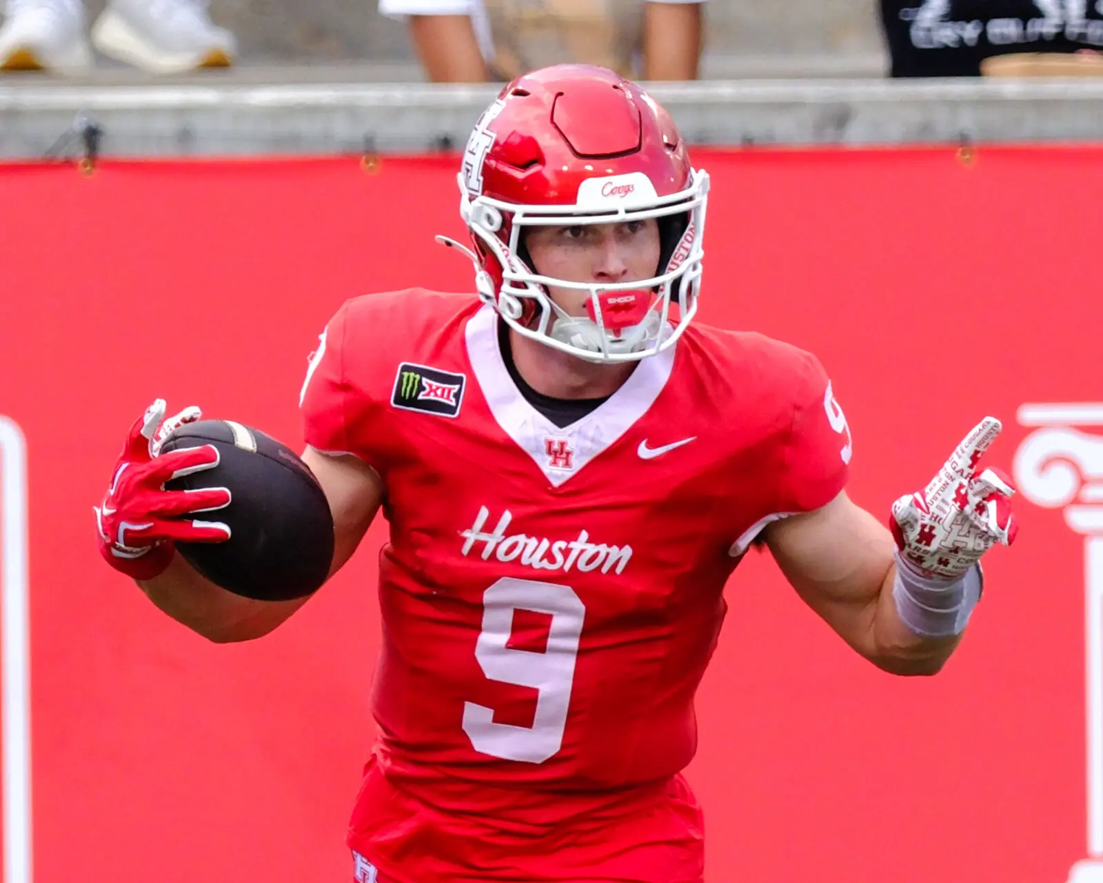 University of Houston tight end Patrick Overmyer is becoming a play maker for Conner Weigman. (Photo by F. Carter Smith)