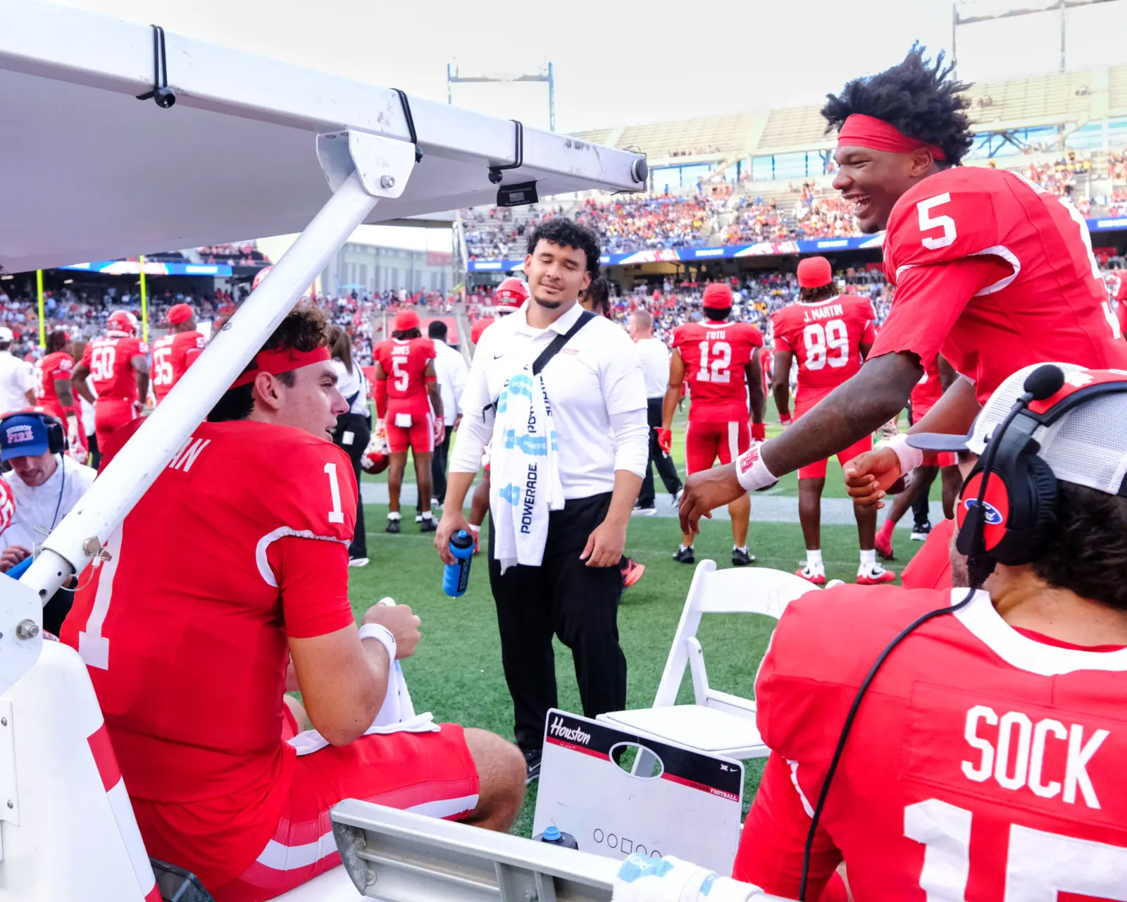 University of Houston quarterbacks Conner Weigman and Keisean Henderson enjoy an easy bond. (Photo by F. Carter Smith)
