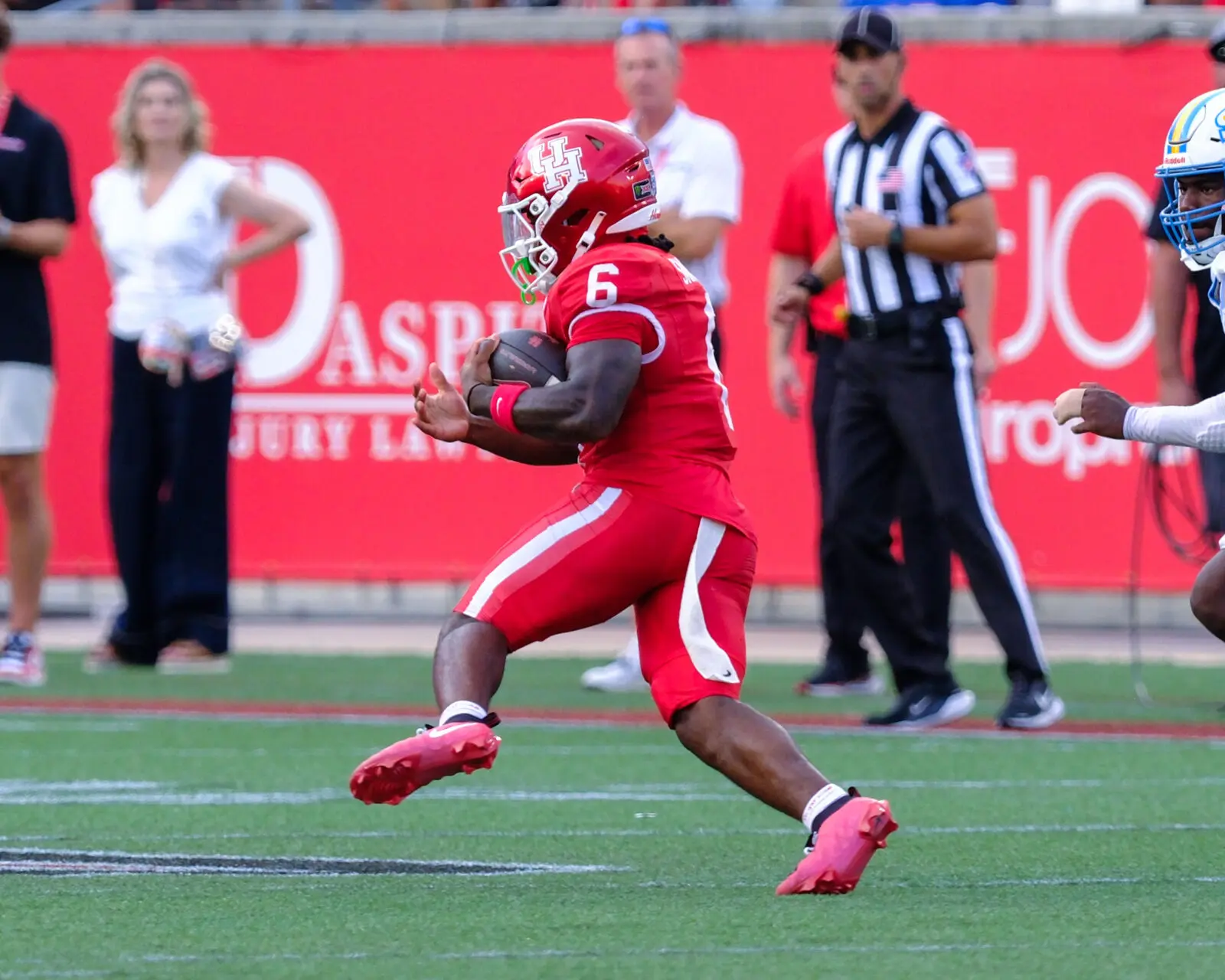 Houston running back Re'Shaun Sanford II is a big play creator. (Photo by F. Carter Smith)